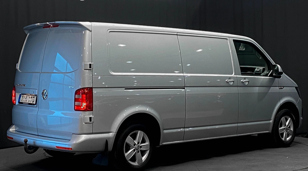 2018 Volkswagen Transporter WV1ZZZ7HZJH072257 2.0TDI Long / Towbar / Heater